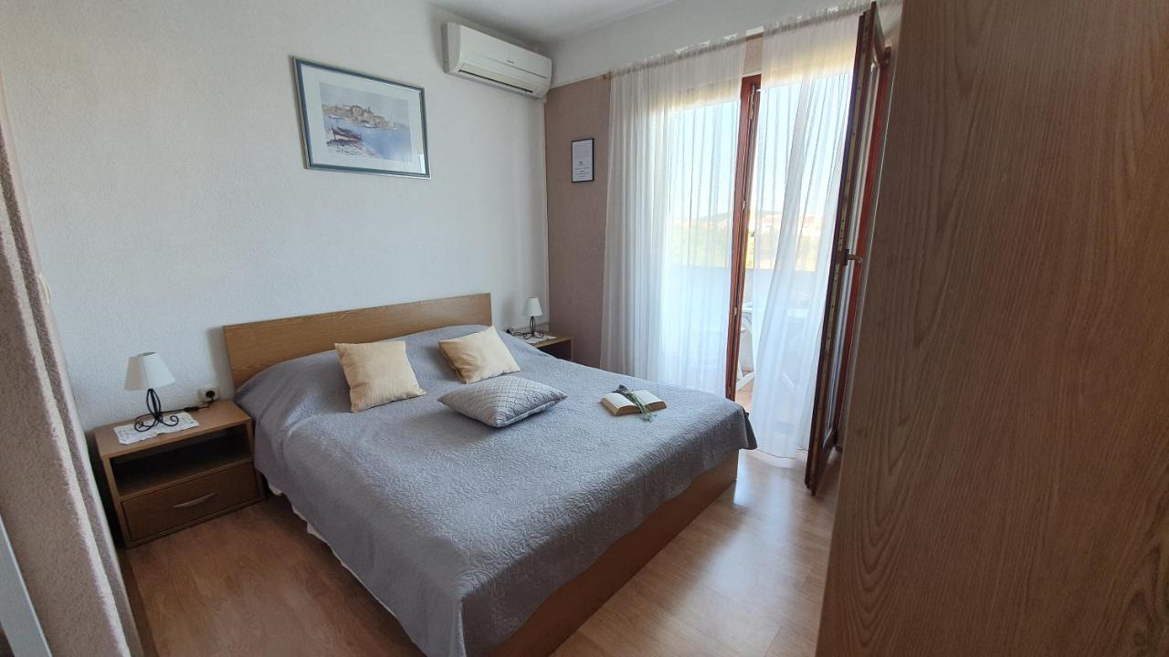 Apartments Sime Sukošan Eksteriør bilde